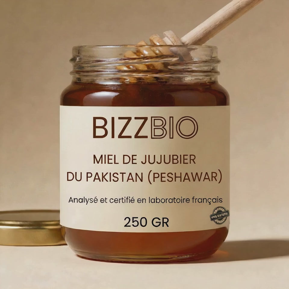 Miel de Jujubier du Pakistan BIZZBIO – texture, cuillère qui soulève le miel