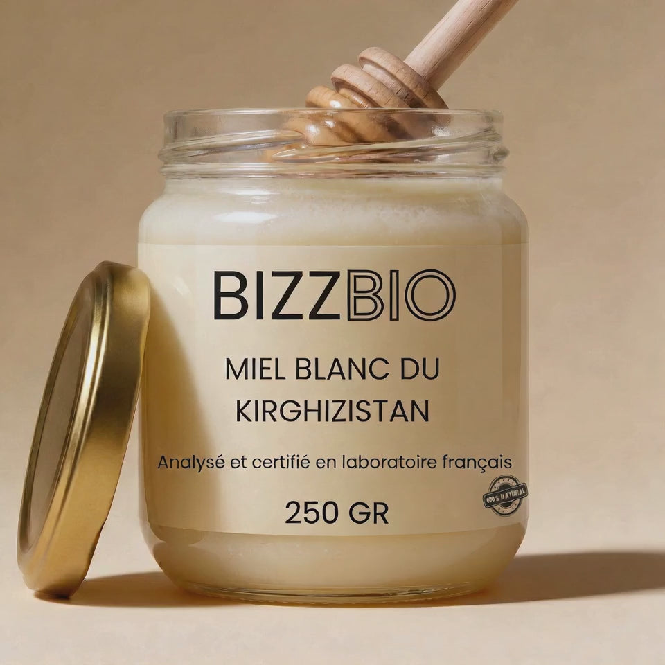 Miel Blanc du Kirghizstan BIZZBIO – texture crémeuse, cuillère qui soulève le miel
